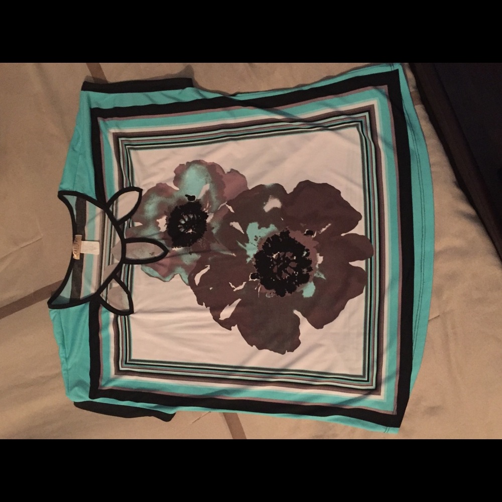 Multicolored short sleeve blouse